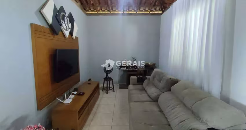 Sítio para aluguel, 4 quartos, 1 suíte, 3 vagas, cacoco do meio - divinópolis/mg