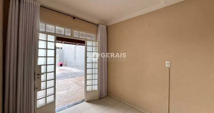 Casa à venda, 3 quartos, 1 suíte, 6 vagas, manoel valinhas - divinópolis/mg