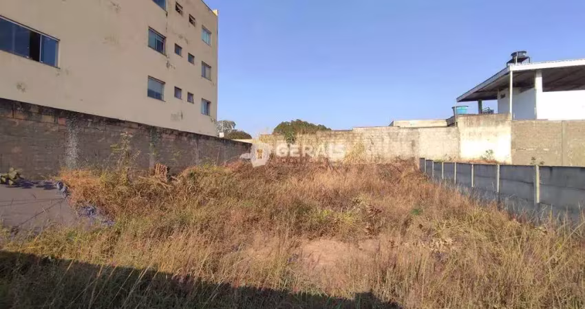 Terreno comercial para alugar no Universitário, Divinópolis 