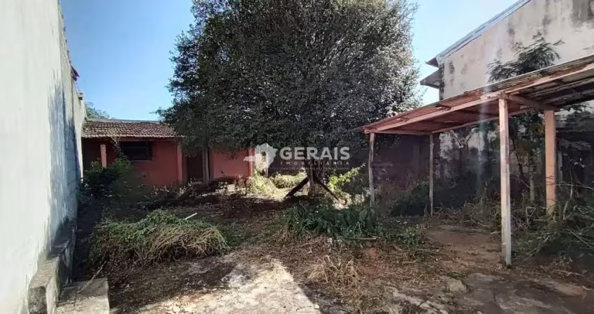 Casa à venda, 2 quartos, 2 vagas, bom pastor - divinópolis/mg