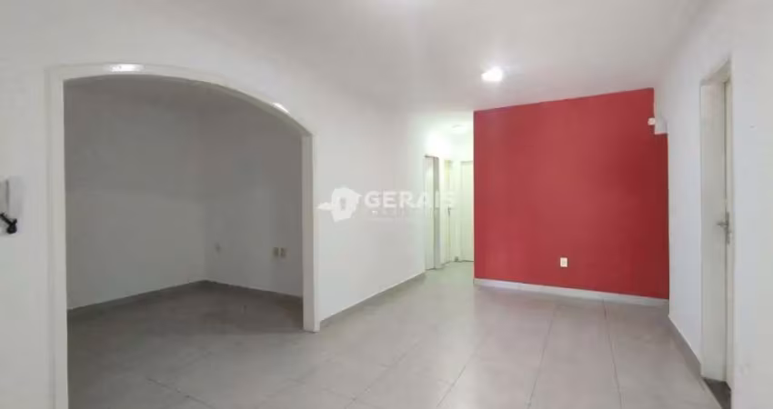 Casa à venda, 8 quartos, 2 suítes, 4 vagas, ipiranga - divinópolis/mg