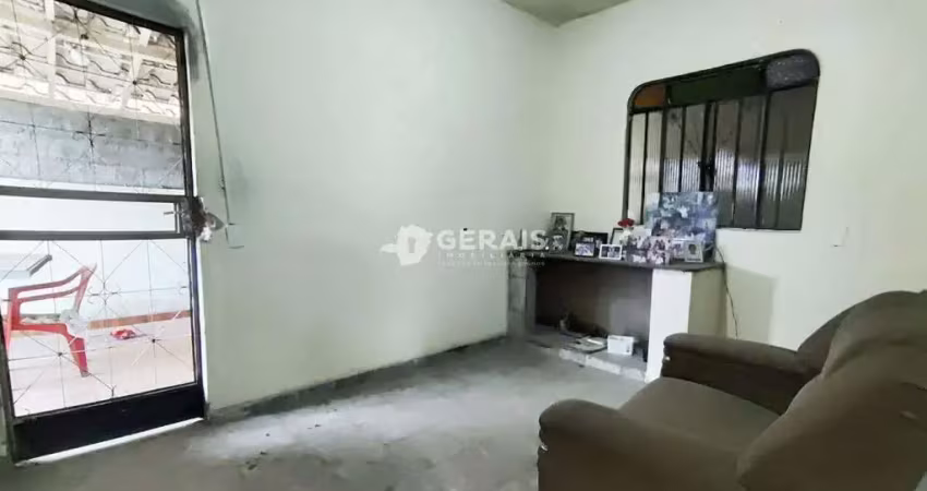 Casa à venda, 2 quartos, 1 vaga, sagrada familia - divinópolis/mg
