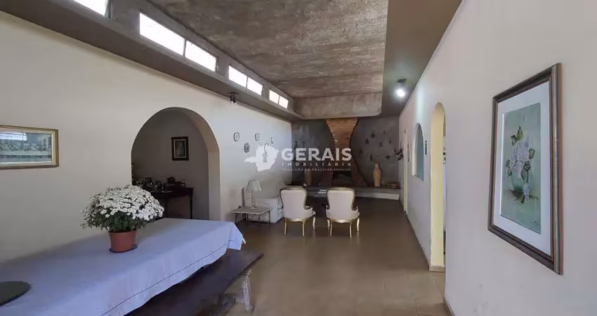 Casa à venda, 4 quartos, 5 vagas, interlagos - divinópolis/mg