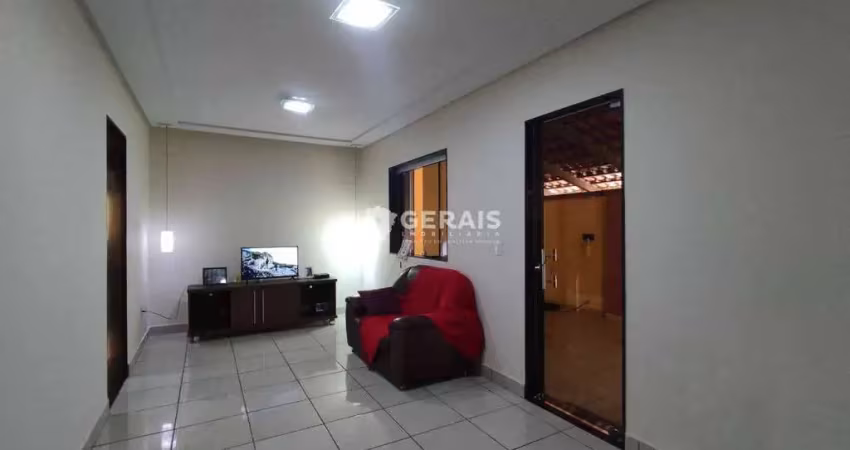 Casa à venda, 2 quartos, 2 vagas, planalto - divinópolis/mg