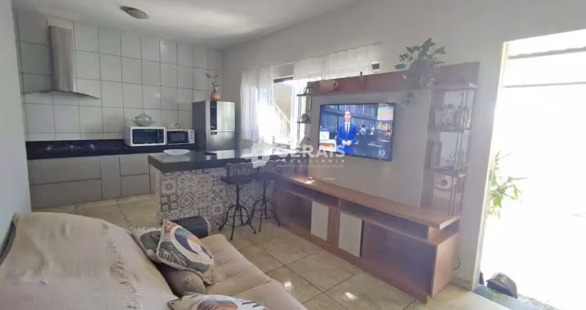 Casa com loja à venda, 3 quartos, 1 suíte, 2 vagas, icaraí 2 - divinópolis/mg