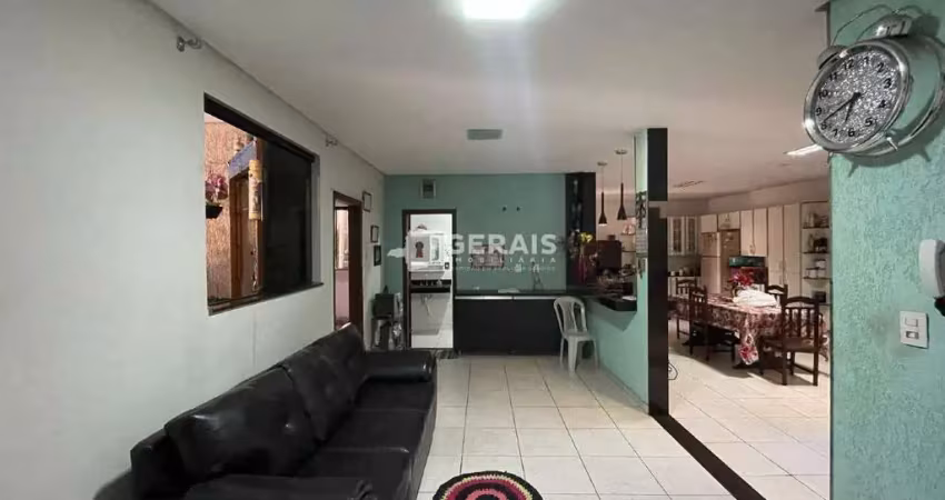 Casa à venda, 3 quartos, 1 suíte, 2 vagas, bom pastor - divinópolis/mg