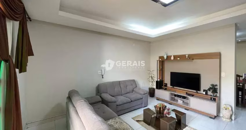 Casa à venda, 4 quartos, 1 suíte, 6 vagas, bom pastor - divinópolis/mg