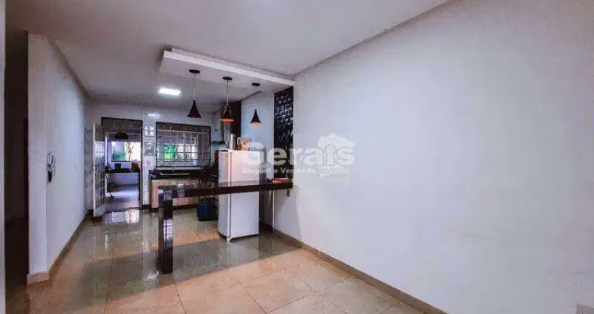 Casa à venda, 3 quartos, 1 suíte, 2 vagas, campina verde - divinópolis/mg