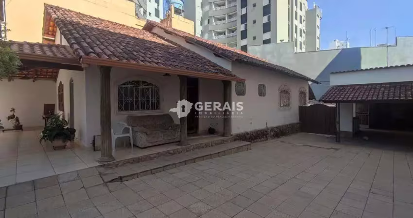 Casa à venda, 3 quartos, 1 suíte, 7 vagas, centro - divinópolis/mg