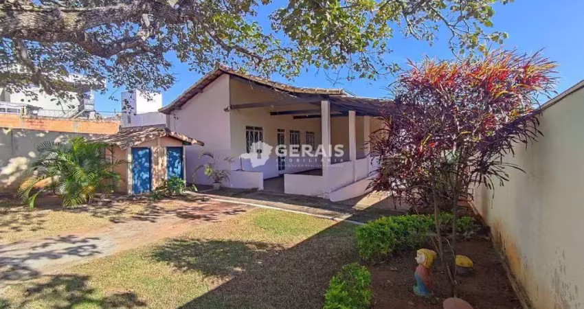 Casa à venda, 2 quartos, 2 vagas, belvedere - divinópolis/mg