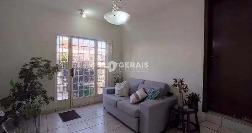 Casa à venda, 3 quartos, 1 suíte, 1 vaga, ipiranga - divinópolis/mg