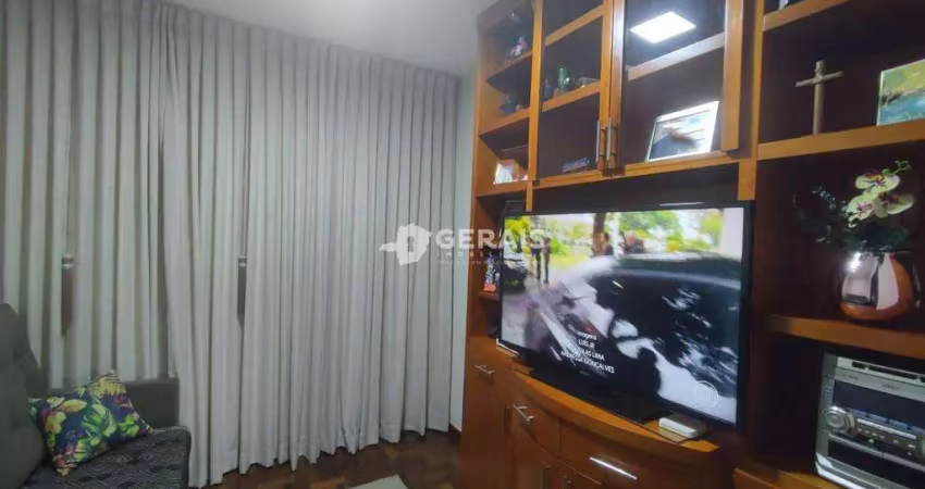 Casa à venda, 6 quartos, 1 suíte, 4 vagas, sagrada familia - divinópolis/mg