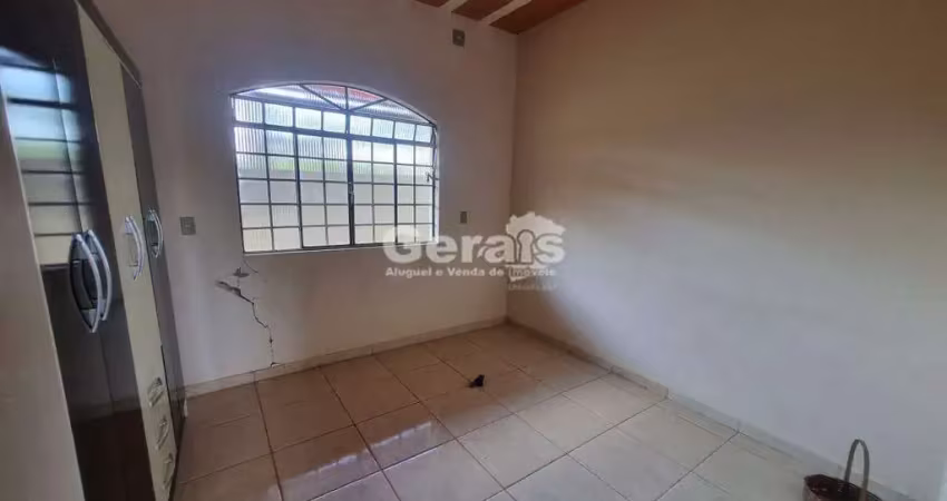 Casa à venda, 2 quartos, 2 vagas, zona rural - são sebastião do oeste/mg
