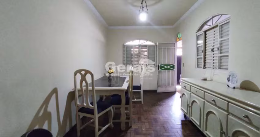 Casa à venda, 5 quartos, 3 suítes, 2 vagas, itai - divinópolis/mg