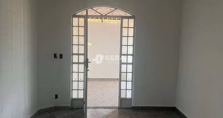 Casa à venda, 2 quartos, 4 vagas, jardim candides - divinópolis/mg