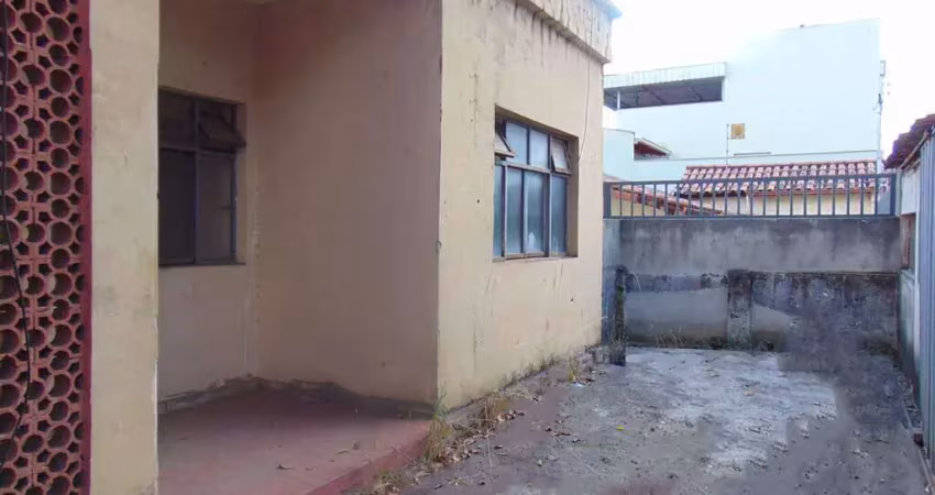 Casa à venda, 4 quartos, 1 vaga, centro - divinópolis/mg