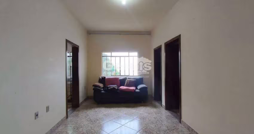 Casa à venda, 2 quartos, 1 vaga, bom pastor - divinópolis/mg