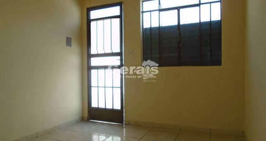 Casa com 2 quartos à venda no São Luís, Divinópolis 