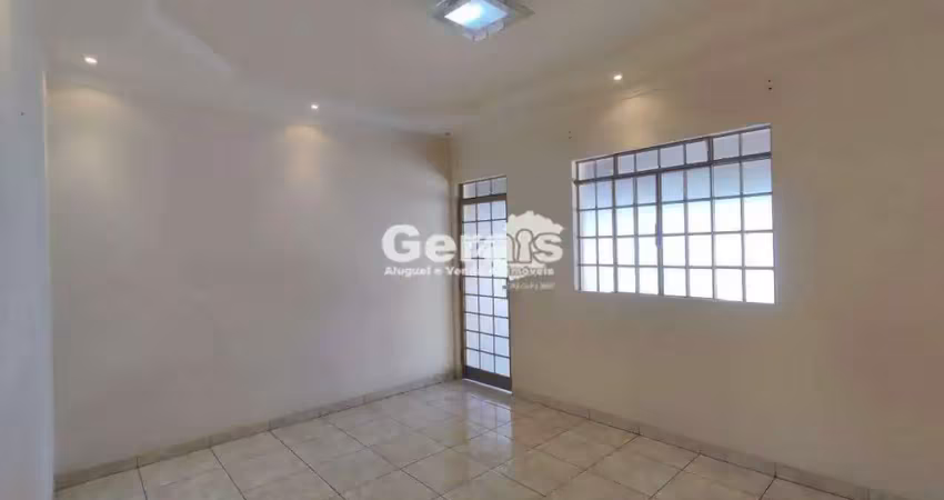 Casa à venda, 3 quartos, 1 suíte, 4 vagas, tiete - divinópolis/mg