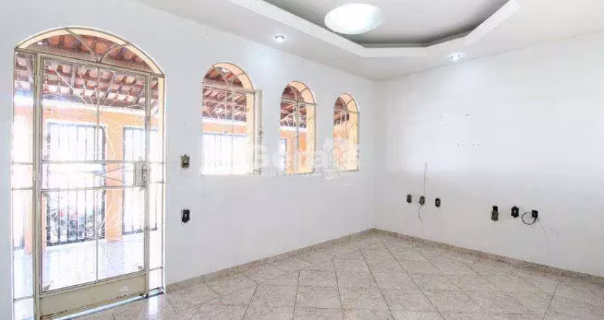 Casa à venda, 3 quartos, 1 suíte, 3 vagas, vale do sol - divinópolis/mg