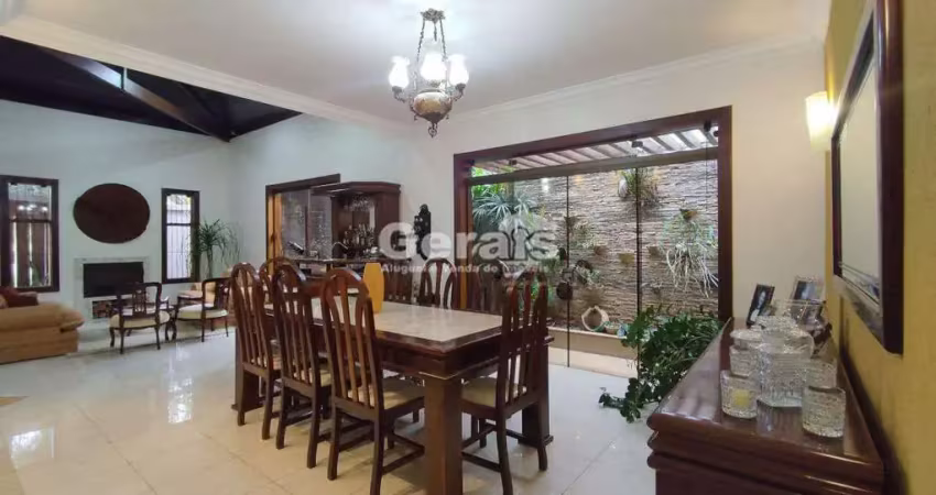 Casa à venda, 4 quartos, 2 suítes, 2 vagas, liberdade - divinópolis/mg
