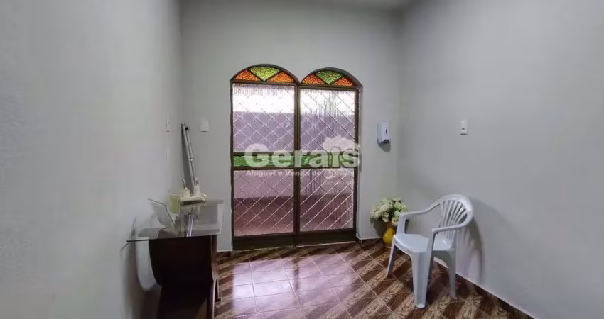 Casa à venda, 2 quartos, 1 suíte, 3 vagas, sagrada familia - divinópolis/mg