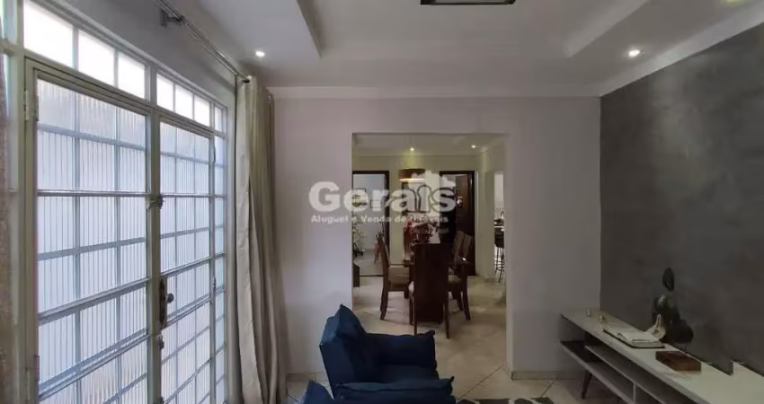 Casa à venda, 4 quartos, 4 vagas, interlagos - divinópolis/mg