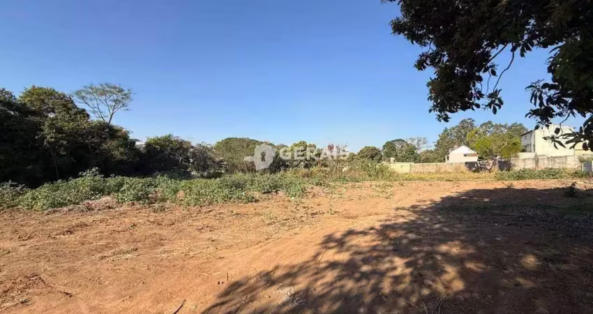 Terreno à venda no Centro, Carmo do Cajuru 