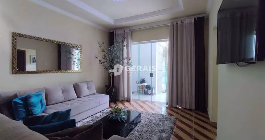 Sobrado à venda, 2 quartos, 1 suíte, 2 vagas, esplanada - divinópolis/mg