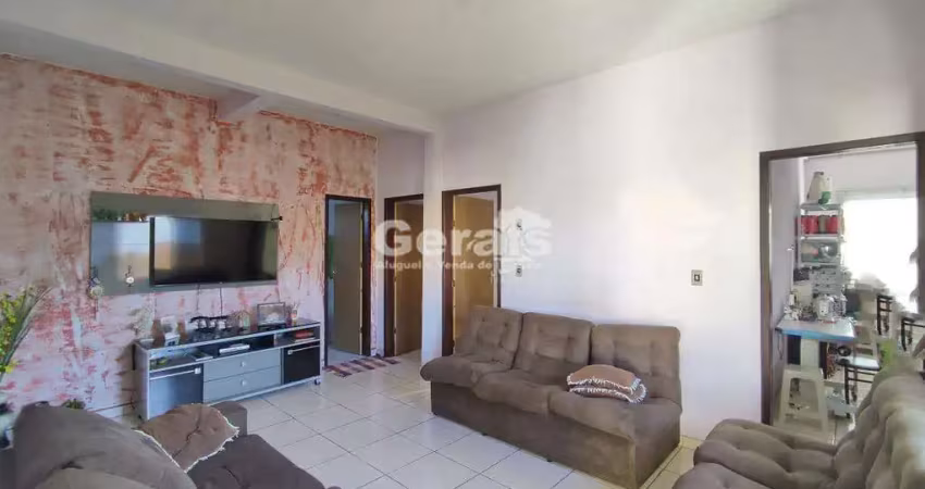 Sobrado à venda, 4 quartos, 1 suíte, 1 vaga, lp pereira - divinópolis/mg