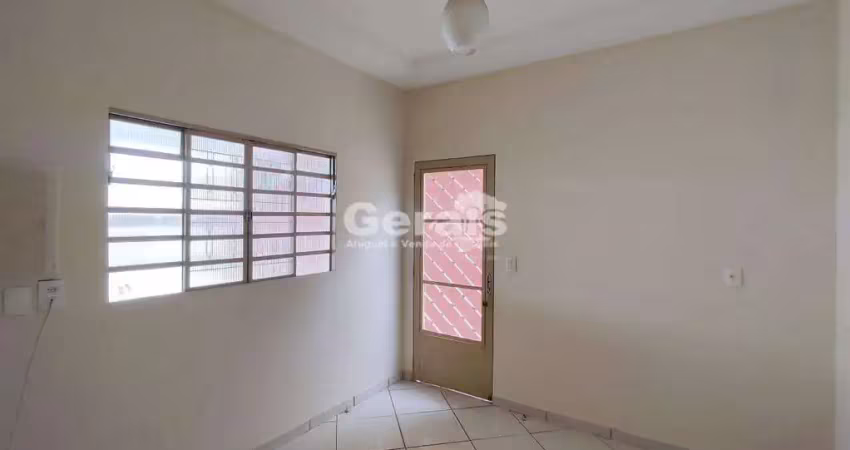 Sobrado à venda, 5 quartos, 2 suítes, 2 vagas, são sebastião - divinópolis/mg