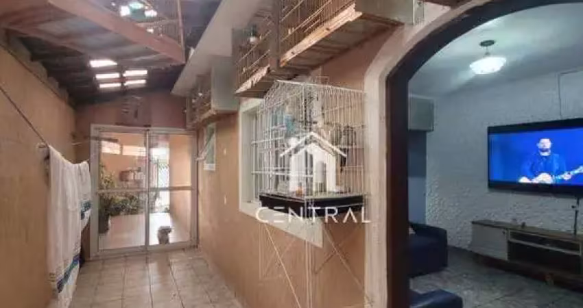 Sobrado à venda, 144m², com 2 dormitórios sendo 1 suíte, 2 vagas de garagem, área gourmet, no bairro Jardim Adriana - Guarulhos/SP