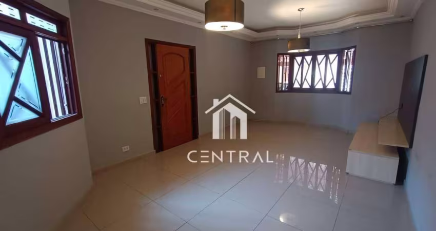 Sobrado à venda, com 3 dormitórios com armários planejados, sendo 1 suíte, espaço gourmet com churrasqueira, na Vila Galvão - Guarulhos/SP