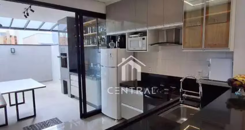Esplendida casa com planejados em condomínio fechado