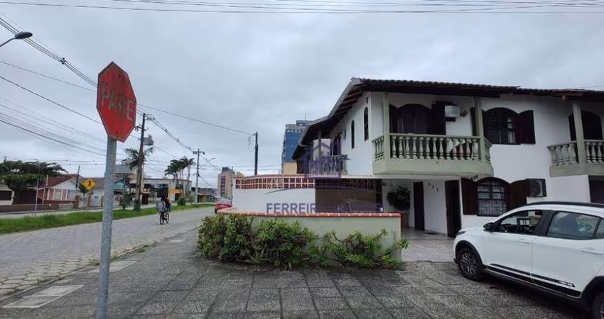 Sobrado com 3 dormitórios à venda, 130 m² por R$ 980.000,00 - Shangri-Lá - Pontal do Paraná/PR
