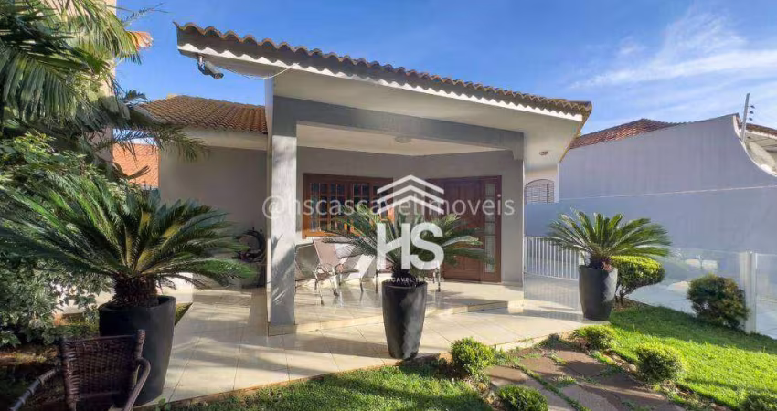 Casa com 1 Suíte Master + 2 dormitórios à venda, 167 m² por R$ 950.000 - Universitário - Cascavel/PR