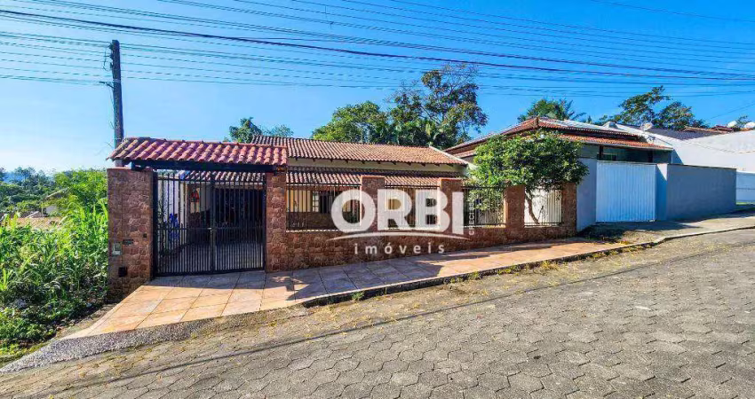 Casa com 4 dormitórios à venda, 203 m² por R$ 800.000,00 - Passo Manso - Blumenau/SC