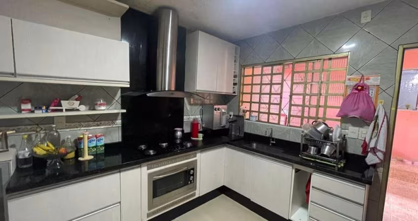 Casa para Venda em RA IX Ceilândia, Ceilândia Sul (Ceilândia), 7 dormitórios, 1 suíte, 4 banheiros, 3 vagas