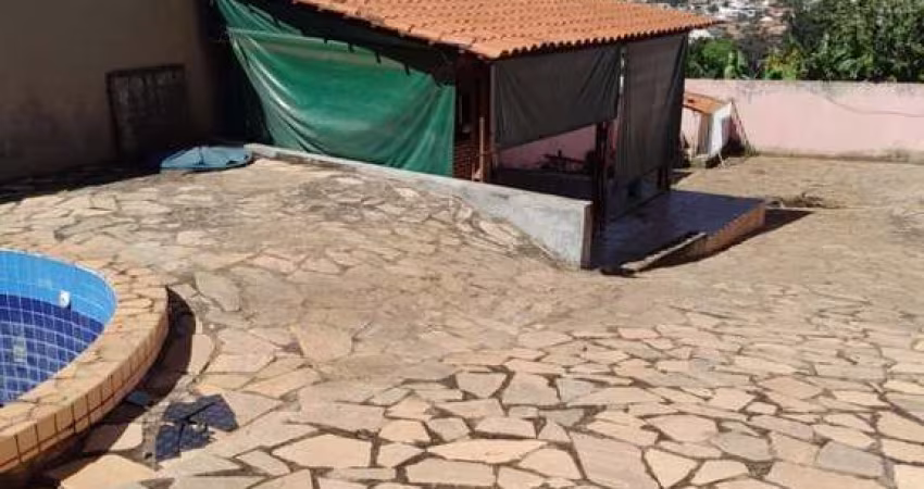 Casa para Venda em Brasília, Vila São José (Vicente Pires), 2 dormitórios, 1 suíte, 2 banheiros, 5 vagas