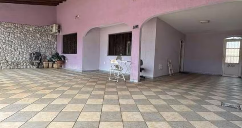 Casa para Venda em RA III Taguatinga, Taguatinga Norte (Taguatinga), 4 dormitórios, 2 suítes, 4 banheiros, 4 vagas