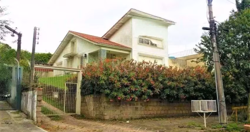 Casa com 3 quartos à venda na Rua Felipe Becker, 159, Três Figueiras, Porto Alegre