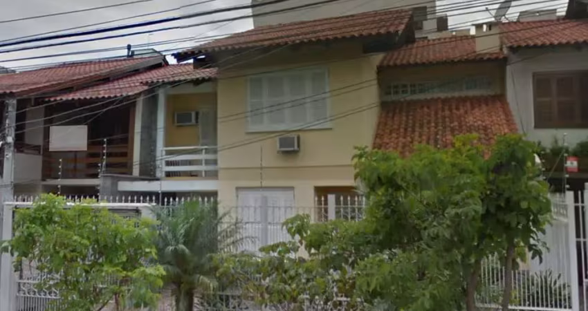 Casa a venda de 4 dormitórios com 325,40 m², no bairro jardim lindóia em porto alegre.