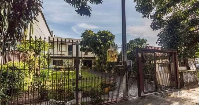 Casa 250m² - 5 dormitórios, 2 suítes e 4 vagas no bairro santa maria goretti