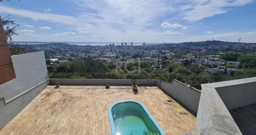 Casa para venda - 464m², 5 dormitórios, sendo 4 suites, 4 vagas - nonoai