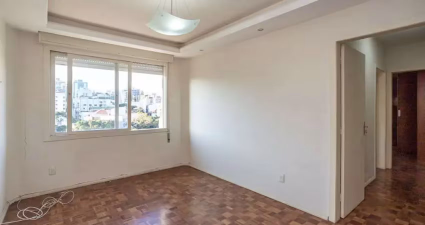Apartamento no petrópolis de 2 dormitórios dependência e vaga desocupado