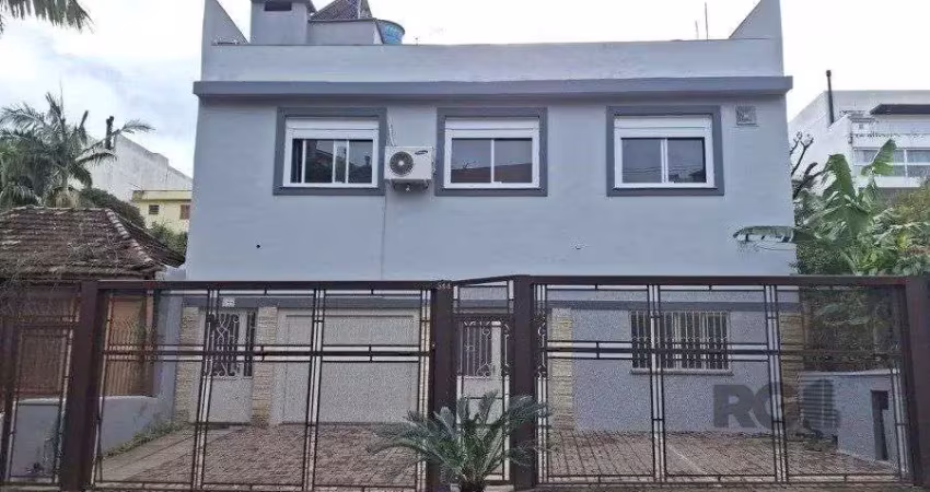 Casa com 3 quartos à venda na Avenida José Gertum, 544, Chácara das Pedras, Porto Alegre