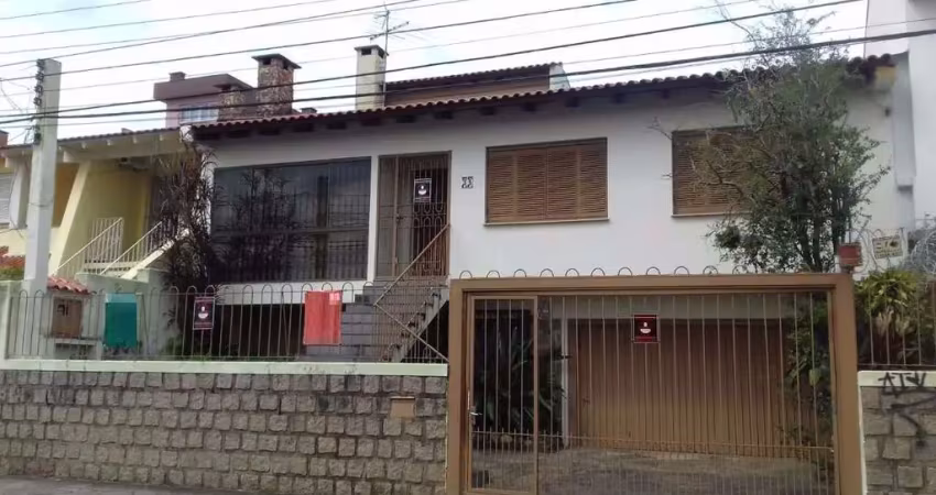 Casa para venda - 293m², 3 dormitórios, sendo 1 suites, 4 vagas - partenon