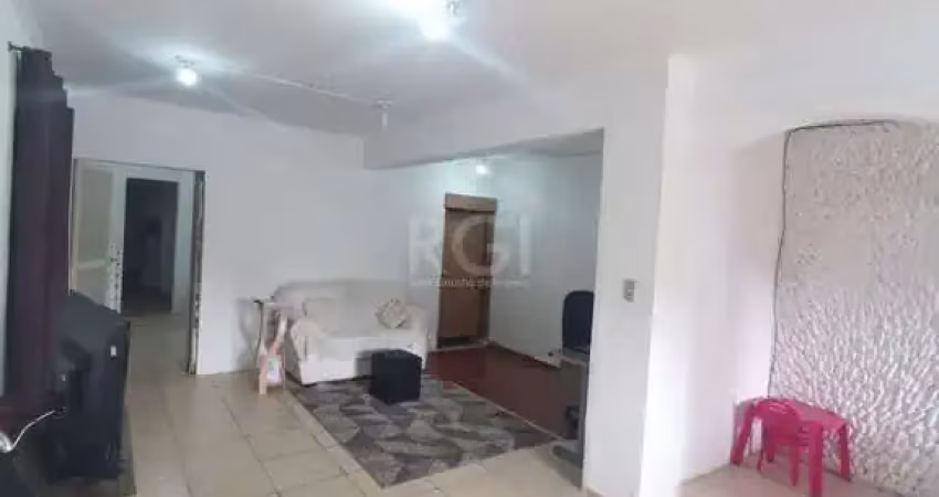 Casa para venda - 226.9m², 5 dormitórios, sendo 2 suites, 5 vagas - teresópolis