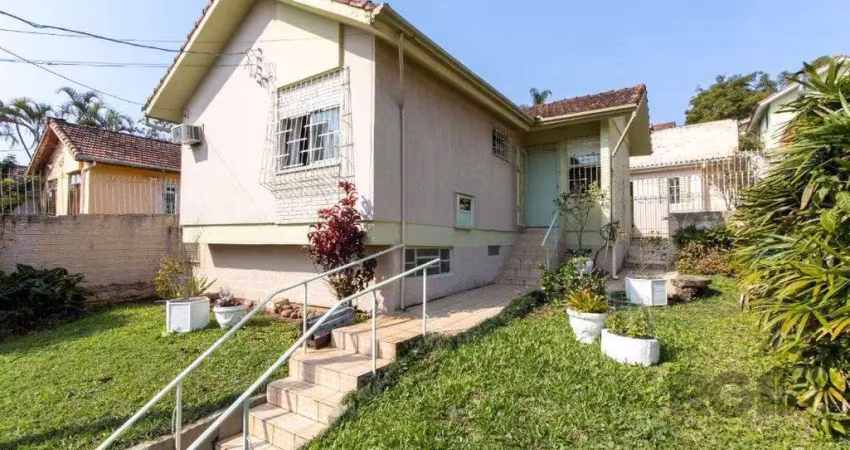 Casa em condomínio aberto, 3 quartos, edicula com 1 quarto - bairro santa tereza