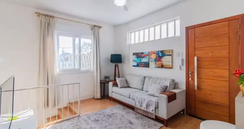 Casa de 3 dormitórios com 90m² à venda no bairro medianeira